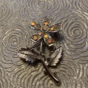Vintage Signed Sarah Coventry Flower Pin Brooch.